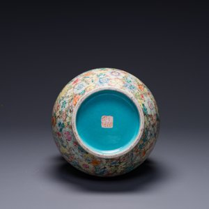 A Chinese famille rose 'millefleurs' 'hu' vase, Qianlong mark, Republic — photo 4