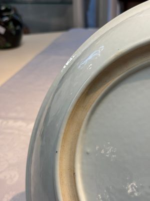 A Chinese famille rose 'Millefleurs' plate, a 'Dragons' plate, and a Nanking famille verte café-au-lait-ground bowl, Qianlong marks, 19/20th C. — 照片 32