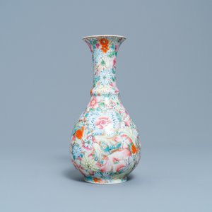 A Chinese famille rose 'millefleurs' vase, Qianlong mark, Republic — 照片 2