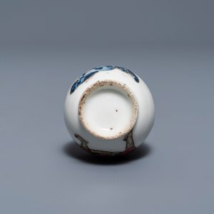 A Chinese famille rose miniature 'Wu Shuang Pu' vase, 19th C. — 照片 6