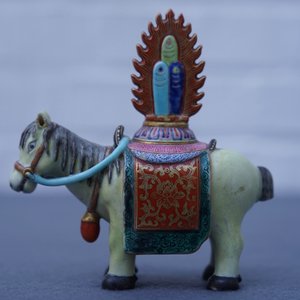 A Chinese famille rose model of a horse and attribute, Qianlong — 照片 16
