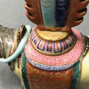 A Chinese famille rose model of a horse and attribute, Qianlong — 照片 8