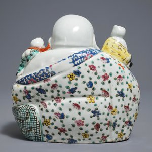 A Chinese famille rose model of Buddha, 19/20th C. — photo 4