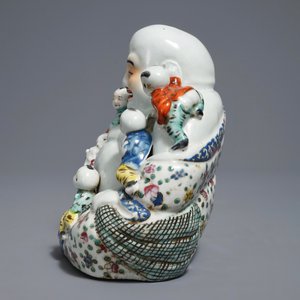 A Chinese famille rose model of Buddha, 19/20th C. — photo 5