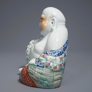 A Chinese famille rose model of Buddha, 19/20th C. — 照片 4