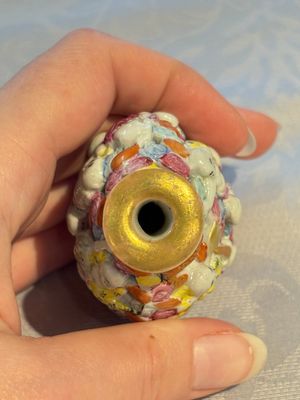 A Chinese famille rose moulded, reticulated and double-walled '18 Luohan' snuff bottle, Qianlong mark, 19th C. — photo 7