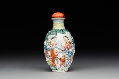 A Chinese famille rose moulded snuff bottle, Qianlong mark, late 18th/early 19th C.