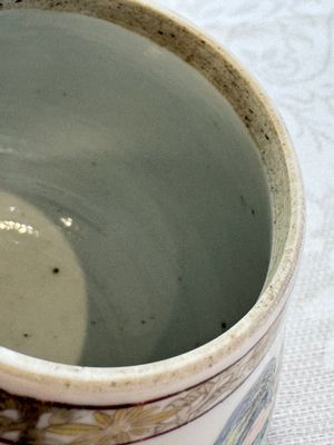 A Chinese famille rose 'Mountainous Landscape' teapot and cover, Yongzheng — foto 12
