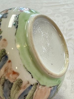 A Chinese famille rose 'Mountainous Landscape' teapot and cover, Yongzheng — foto 15