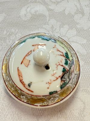 A Chinese famille rose 'Mountainous Landscape' teapot and cover, Yongzheng — foto 17