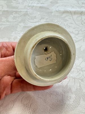 A Chinese famille rose 'Mountainous Landscape' teapot and cover, Yongzheng — foto 19