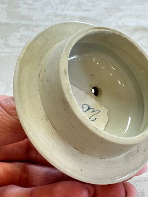 A Chinese famille rose 'Mountainous Landscape' teapot and cover, Yongzheng — foto 20