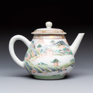 A Chinese famille rose 'Mountainous Landscape' teapot and cover, Yongzheng — foto 3