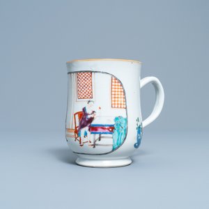A Chinese famille rose mug with a semi-undressed lady, Qianlong — 照片 2