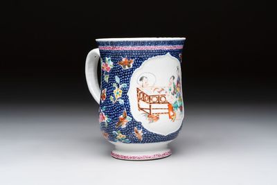 A Chinese famille rose mug with figural design, Qianlong