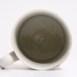 A Chinese famille rose mug with flowers and rockwork, Qianlong — photo 6