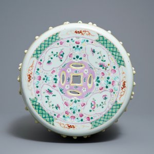 A Chinese famille rose 'mythical beasts' garden seat, 19th C. — 照片 5