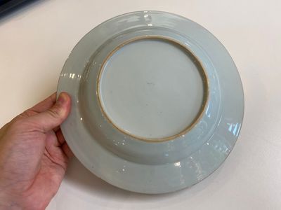 A Chinese famille rose 'mythological subject' plate with Apollo and Daphne, Yongzheng — photo 6