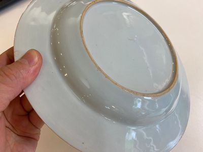 A Chinese famille rose 'mythological subject' plate with Apollo and Daphne, Yongzheng — photo 7