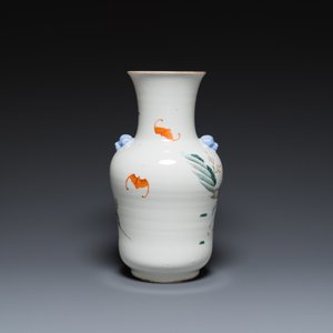 A Chinese famille rose 'narrative subject' vase, Tongzhi mark, 19/20th C. — 照片 3