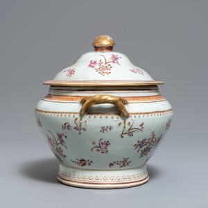 A Chinese famille rose 'New British East India Company' armorial tureen and cover, Jiaqing — 照片 7