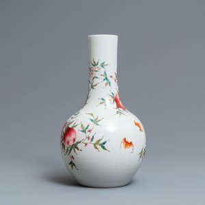 A Chinese famille rose 'nine peaches' bottle vase, Guangxu mark, 19/20th C. — photo 3
