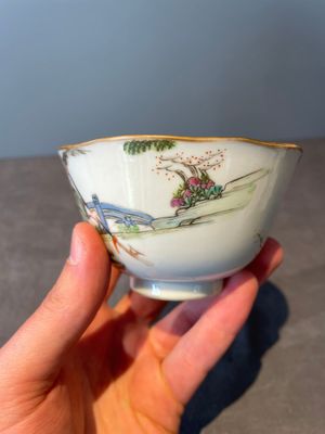 A Chinese famille rose 'nine peaches' bowl and a 'Wu Shuang Pu' covered bowl, Qianglong and Tongzhi mark, 19th C. — foto 5
