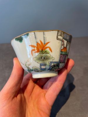 A Chinese famille rose 'nine peaches' bowl and a 'Wu Shuang Pu' covered bowl, Qianglong and Tongzhi mark, 19th C. — foto 6