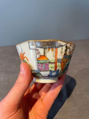 A Chinese famille rose 'nine peaches' bowl and a 'Wu Shuang Pu' covered bowl, Qianglong and Tongzhi mark, 19th C. — foto 7