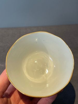 A Chinese famille rose 'nine peaches' bowl and a 'Wu Shuang Pu' covered bowl, Qianglong and Tongzhi mark, 19th C. — foto 8