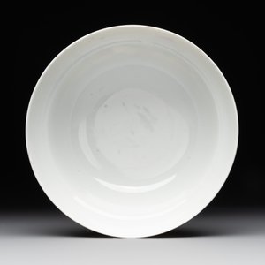 A Chinese famille rose 'nine peaches' bowl and a 'Wu Shuang Pu' covered bowl, Qianglong and Tongzhi mark, 19th C. — foto 6