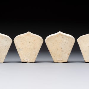 A Chinese famille rose nine-piece 'Plum Blossoms' sweetmeat set on a wooden tray, 19th C. — photo 5