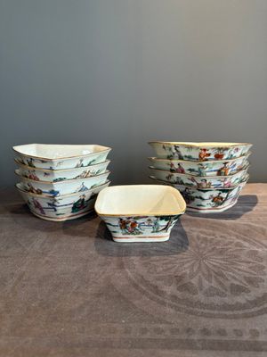 A Chinese famille rose nine-piece sweetmeat or rice table set, Tongzhi mark, 19th C. — photo 1