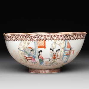 A Chinese famille rose octagonal eggshell bowl with figural design, Qianlong mark, 20th C. — foto 3