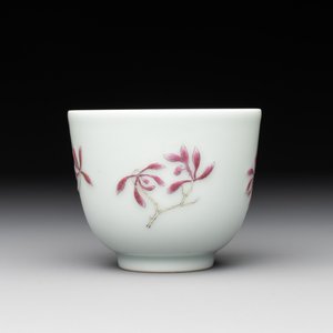 A Chinese famille rose 'orchid' cup, Tui Si Tang Zhi 退思堂製 mark, 19/20th C. — 照片 3