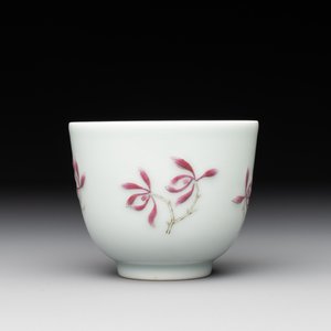 A Chinese famille rose 'orchid' cup, Tui Si Tang Zhi 退思堂製 mark, 19/20th C. — 照片 4
