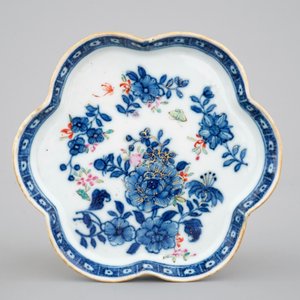 A Chinese famille rose part of a tea service, Qianlong, 18th C — photo 15
