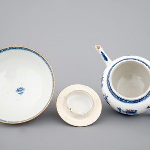 A Chinese famille rose part of a tea service, Qianlong, 18th C — photo 7