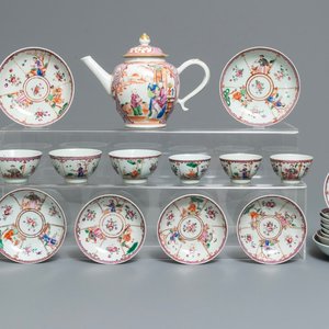 A Chinese famille rose part tea service with mandarin design, Qianlong — 照片 1