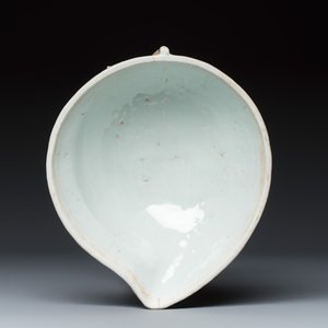 A Chinese famille rose peach-shaped tureen and cover — photo 8