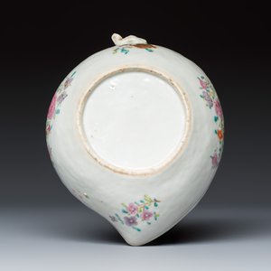 A Chinese famille rose peach-shaped tureen and cover — photo 10