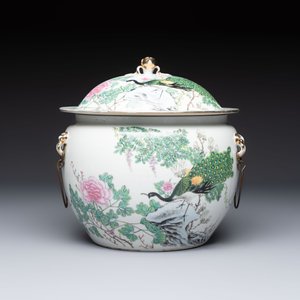 A Chinese famille rose 'Peacock' covered bowl, a candlestick and a stembowl, Guangxu mark and of the period, 19/20th C. — foto 8