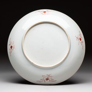 A Chinese famille rose 'peonies and plum blossoms' dish, Yongzheng — photo 2