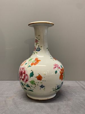 A Chinese famille rose 'peonies' kendi, Qianlong — photo 3