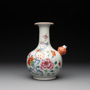 A Chinese famille rose 'peonies' kendi, Qianlong — photo 3