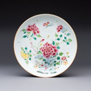 A Chinese famille rose 'Peonies' plate, Yongzheng/Qianlong — foto 2