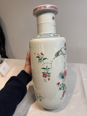 A Chinese famille rose 'pheasants and flowers' rouleau vase, 19th C. — photo 3
