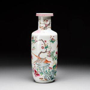 A Chinese famille rose 'pheasants and flowers' rouleau vase, 19th C. — photo 1