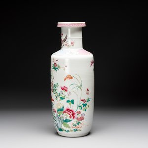 A Chinese famille rose 'pheasants and flowers' rouleau vase, 19th C. — photo 2