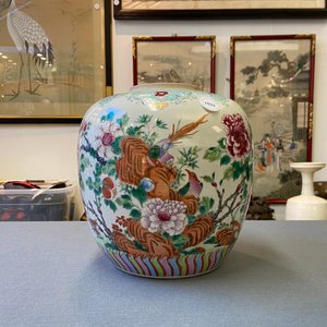 A Chinese famille rose 'pheasants' jar, Qianlong — 照片 8